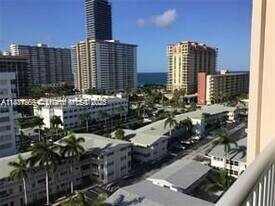 3161 S Ocean Dr in Hallandale Beach, FL - Building Photo