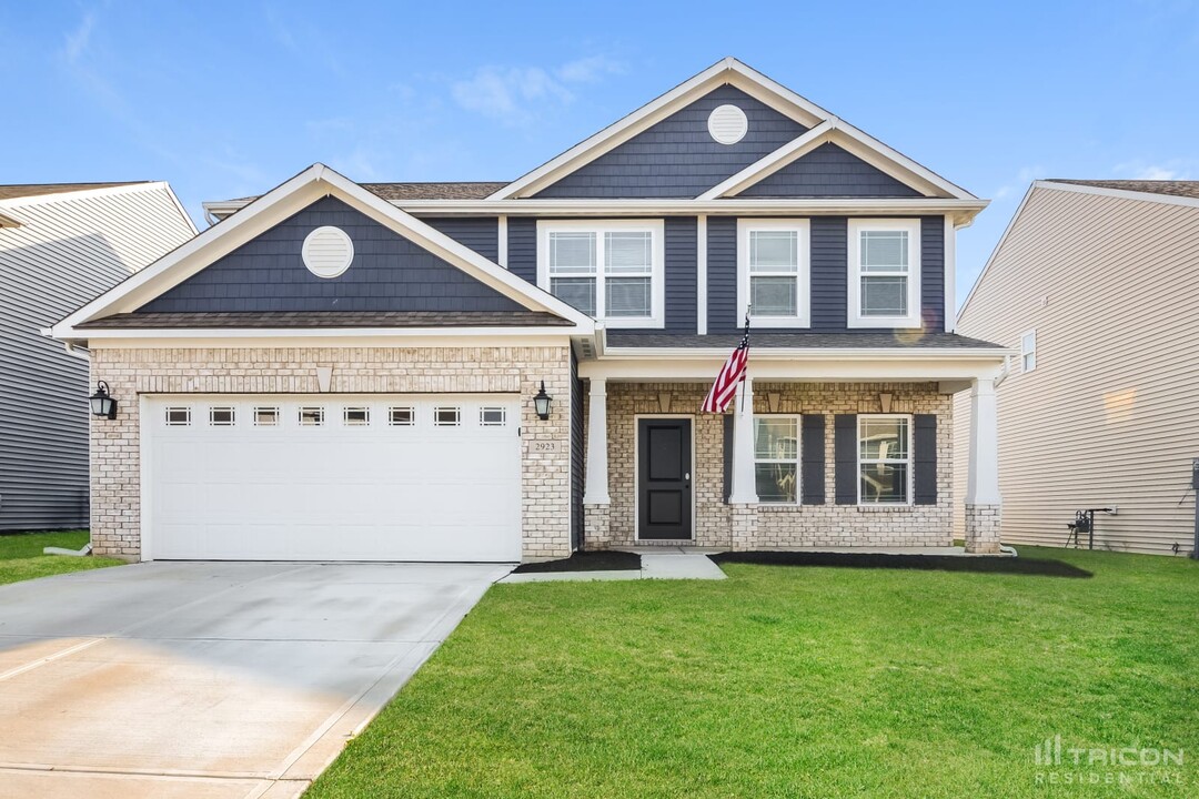 2923 W Broderie Ln in Monrovia, IN - Building Photo