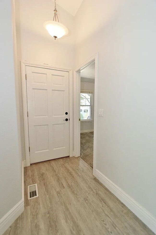 300 E Brookhollow Dr in Boise, ID - Building Photo - Building Photo