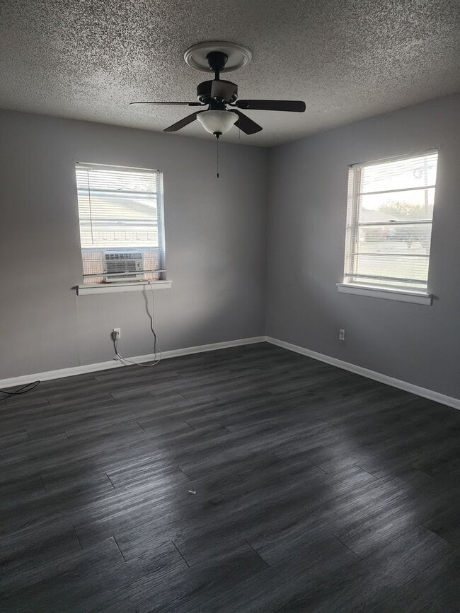 403 Robertson Ave in Copperas Cove, TX - Building Photo - Building Photo