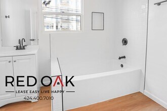 2919 W 8th St in Los Angeles, CA - Foto de edificio - Building Photo