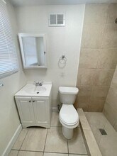 1000 NW 11th Ct in Fort Lauderdale, FL - Building Photo - Building Photo