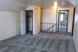 412 Yakima St, Unit B in Wenatchee, WA - Building Photo - Building Photo