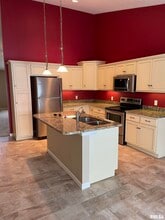 4514 Castle Pines Dr in Springfield, IL - Building Photo - Building Photo