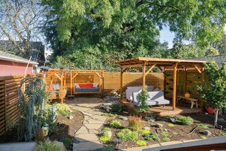 5236 NE 18th Ave in Portland, OR - Foto de edificio - Building Photo