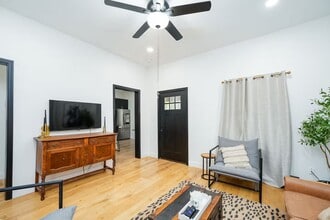 502 Dark St in Brenham, TX - Building Photo - Building Photo