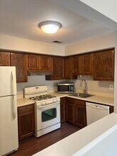 201 Salem Ct, Unit #11 in Princeton, NJ - Building Photo - Building Photo