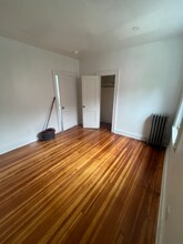 65 Lorraine St-Unit -1 in New Britain, CT - Foto de edificio - Building Photo