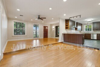 5427 Charlotte Dr in New Orleans, LA - Building Photo - Building Photo