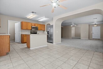 589 W Jardin Loop in Casa Grande, AZ - Foto de edificio - Building Photo