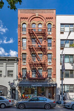 423 E 75th St in New York, NY - Building Photo - Building Photo