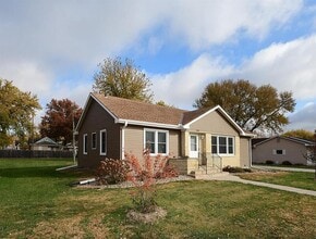 405 E 5th St in Stromsburg, NE - Building Photo - Building Photo