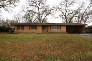 2725 Tanglewood Dr in Tyler, TX - Building Photo