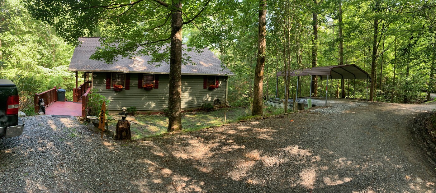 25 Crooked Ln in Murphy, NC - Foto de edificio