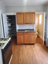 125 Main St, Unit 3 in South River, NJ - Building Photo - Building Photo