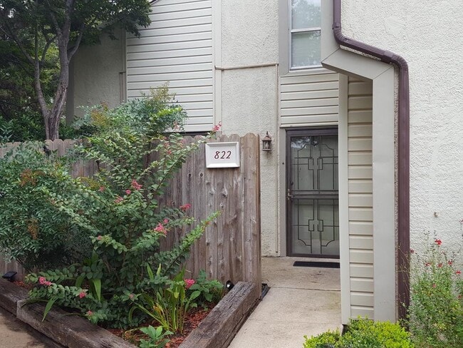 property at 822 Cardinal Creek Blvd