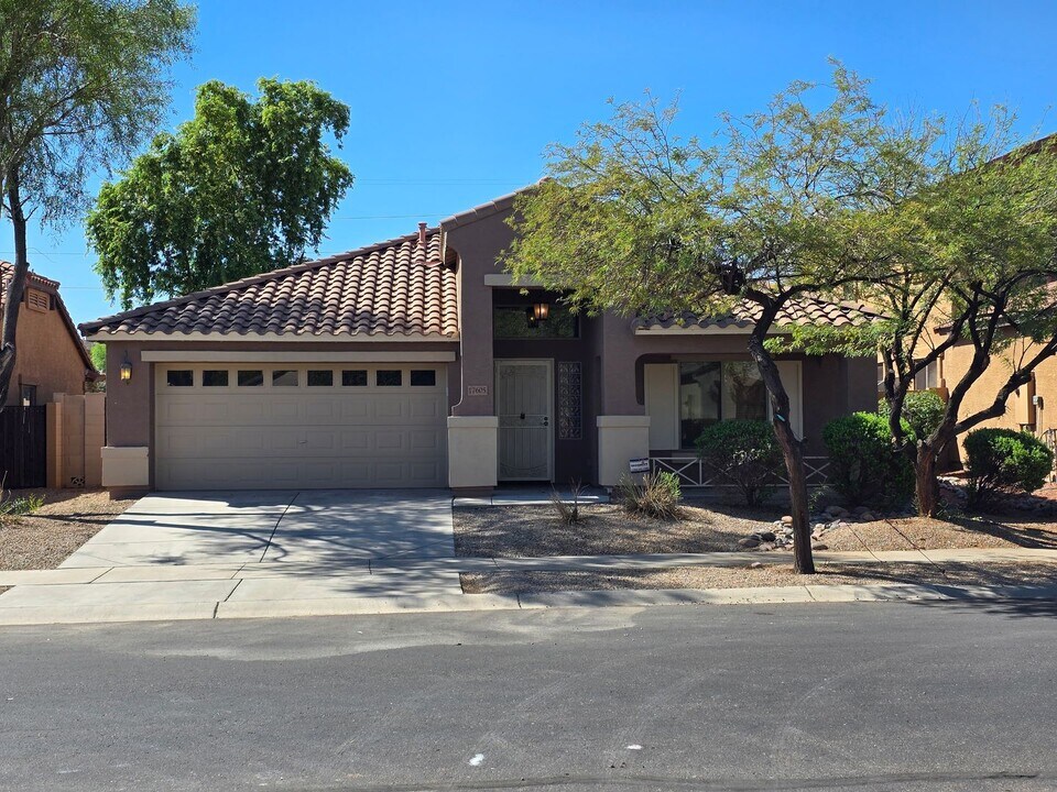 17605 W Bloomfield Rd in Surprise, AZ - Building Photo