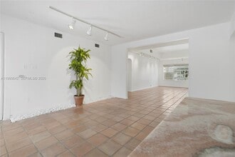1845 Daytonia Rd in Miami Beach, FL - Building Photo - Building Photo