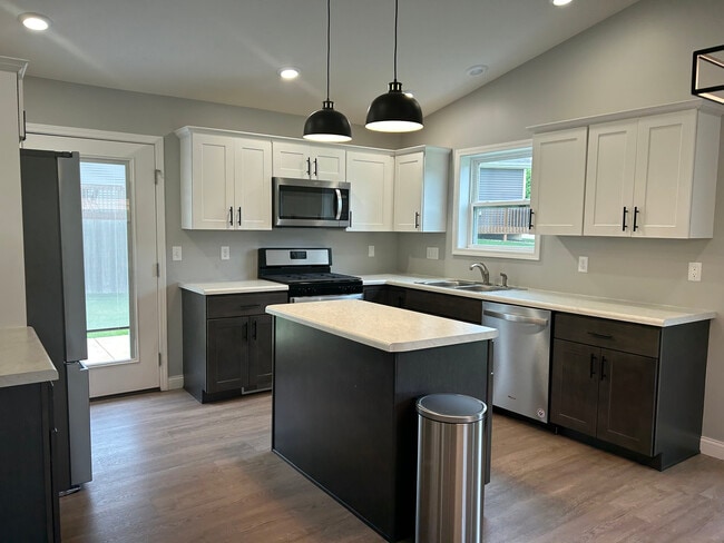 35 Winding Wy in Bloomington, IL - Building Photo - Building Photo