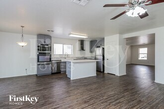 8526 E Meseto Ave in Mesa, AZ - Building Photo - Building Photo