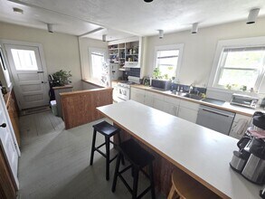 76 Lexington Ave, Unit 3 in Somerville, MA - Building Photo - Building Photo