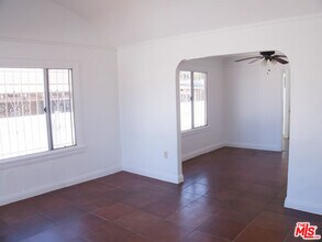 540 W 107th St in Los Angeles, CA - Building Photo - Building Photo