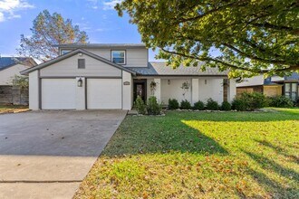 1711 Foxfire Dr in Round Rock, TX - Building Photo - Building Photo