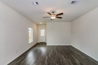 8102 Sunberry Shadow Dr in Houston, TX - Building Photo - Building Photo