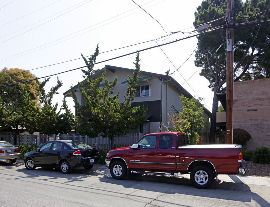 Palm Terrace Apartments in Palo Alto, CA - Building Photo