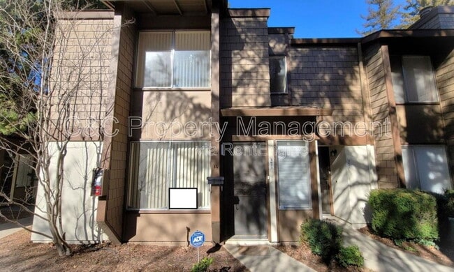 property at 3625 Larchmont Square Ln