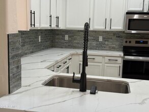 21122 W Sunrise Ln in Buckeye, AZ - Building Photo - Building Photo