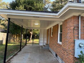 1990 S Columbia Pl in Decatur, GA - Building Photo - Building Photo