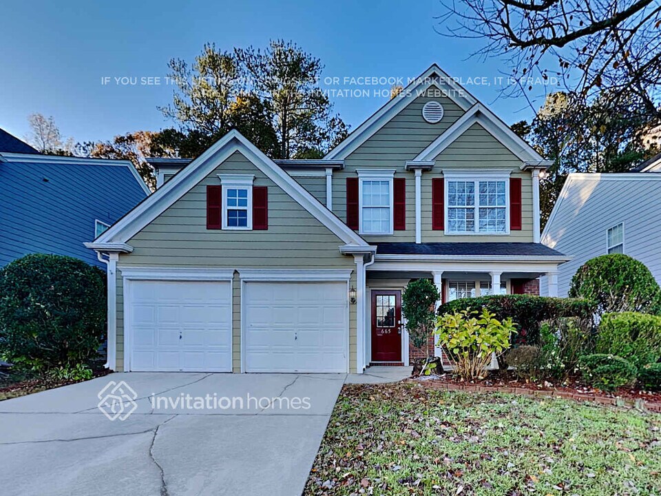 665 Alstonefield Dr in Alpharetta, GA - Building Photo