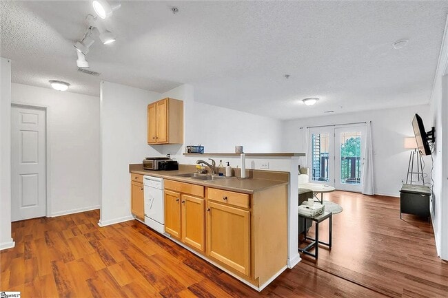 property at 1412 Harts Ridge Dr