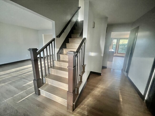 5160 Orchard Crest in Troy, MI - Building Photo - Building Photo