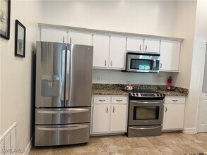 911 SE 21st Ln in Cape Coral, FL - Building Photo - Building Photo