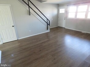 3207 Fairdale Rd in Philadelphia, PA - Building Photo - Building Photo