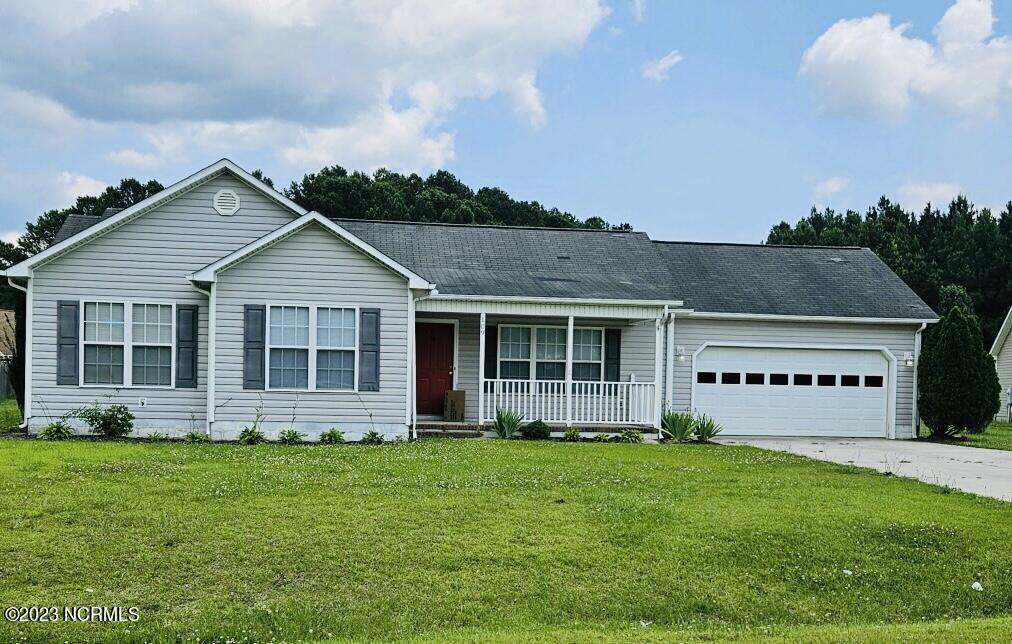 109 Goldie Ln in Beulaville, NC - Building Photo