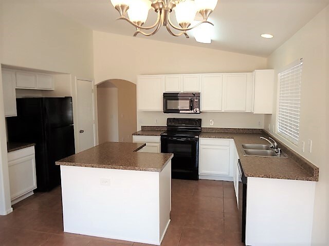 12829 W Cherry Hills Dr in El Mirage, AZ - Building Photo - Building Photo