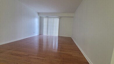 1603 N Windsor Dr in Arlington Heights, IL - Building Photo - Building Photo