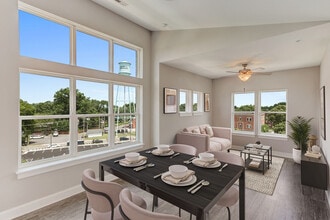 Messenger Place in Manassas, VA - Foto de edificio - Building Photo