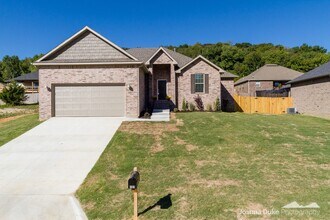 703 E Thornstone Ave in West Fork, AR - Building Photo - Building Photo