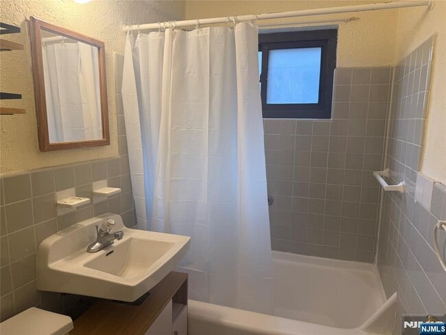 3030 Edwin Ave in Fort Lee, NJ - Building Photo - Building Photo