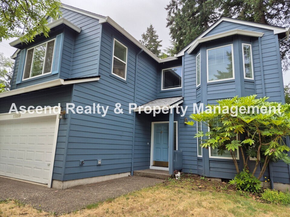 17359 Ashley Ct in Lake Oswego, OR - Building Photo