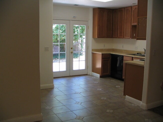 802 W 4th Ave in Chico, CA - Building Photo - Building Photo