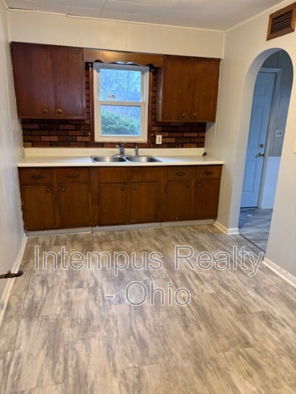 802 Palmer Ave in Youngstown, OH - Building Photo - Building Photo