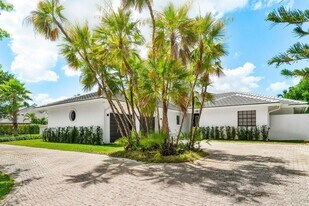 11839 Maidstone Dr in Wellington, FL - Building Photo