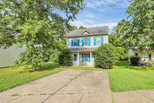 5750 Laborde Ave in Charlotte, NC - Building Photo