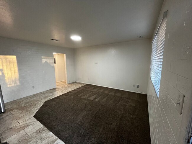 265 E 200 N in Provo, UT - Foto de edificio - Building Photo