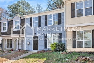 5573 Wells Cir in Stone Mountain, GA - Building Photo - Building Photo
